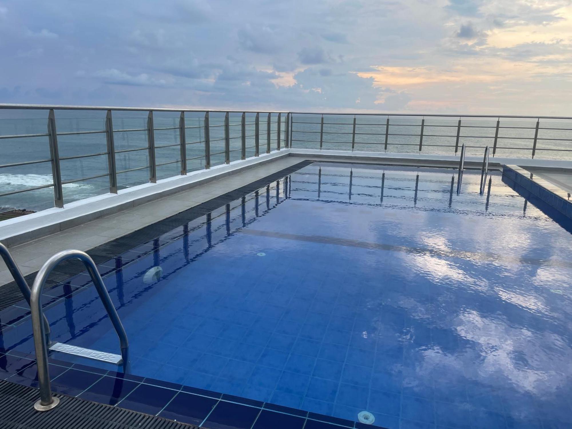 Spectacular Sea View 3 Bedrooms Apartment Коломбо Екстер'єр фото